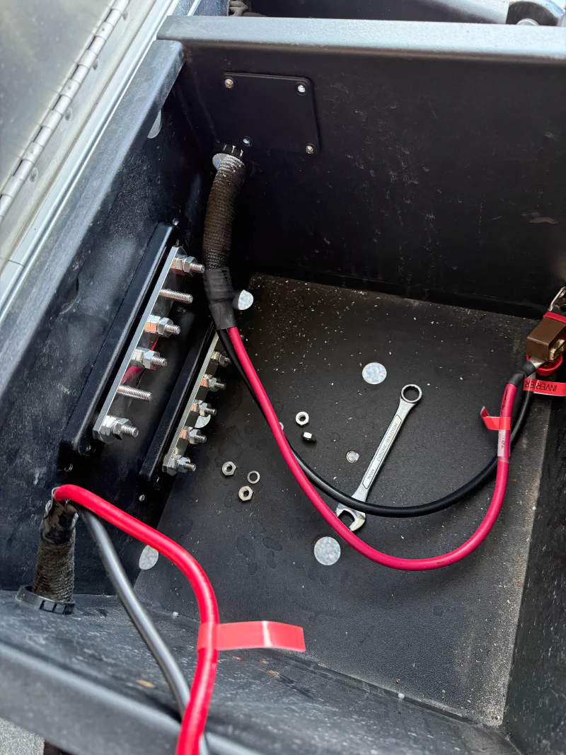 bus bars mounted to battery case